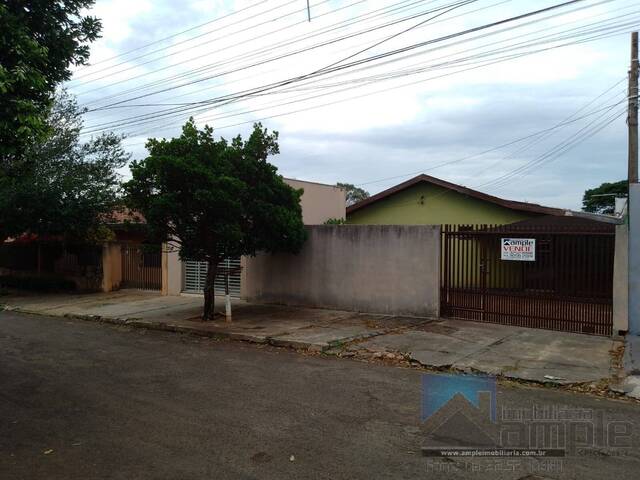 #3693 - Casa para Venda em Arapongas - PR - 3