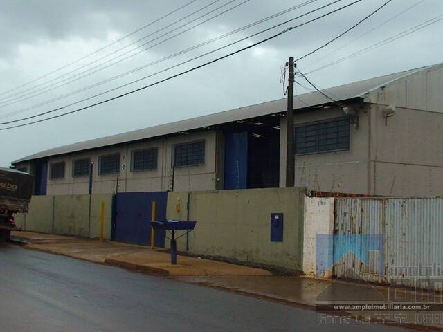 #4016 - Barracão para Locação em Arapongas - PR