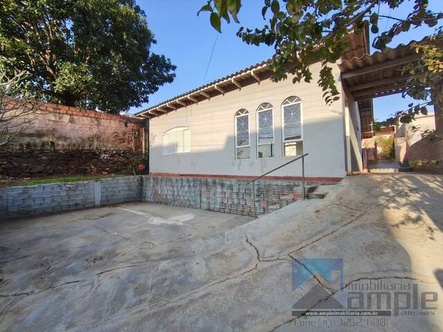 #4065 - Casa para Venda em Arapongas - PR - 2