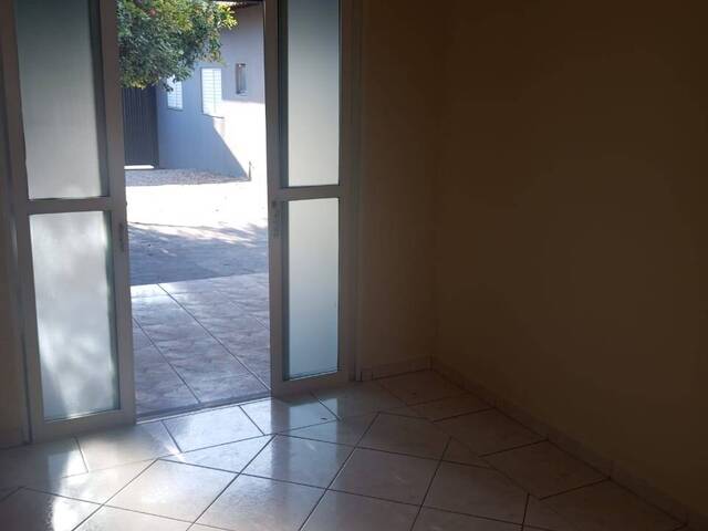 #4072 - Casa para Venda em Arapongas - PR - 3
