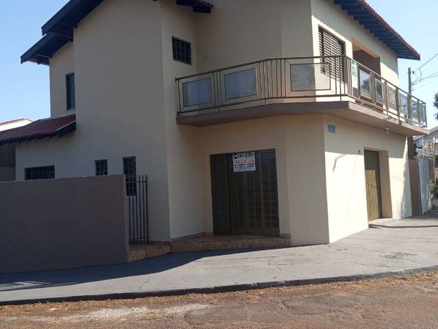 #2984 - Casa para Locação em Arapongas - PR