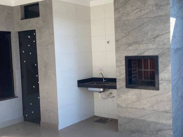 #4084 - Casa para Venda em Arapongas - PR - 2