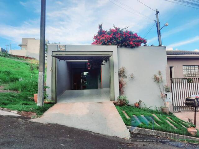 #4098 - Casa para Venda em Arapongas - PR - 1