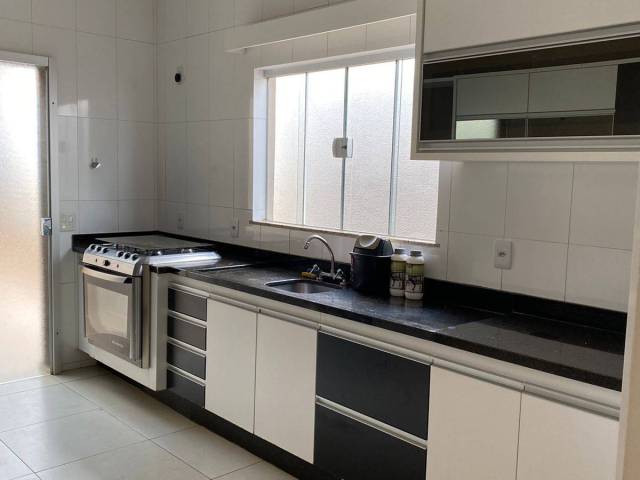 #4143 - Casa para Venda em Arapongas - PR - 2