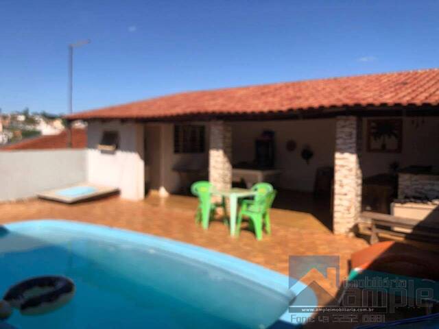 #4190 - Casa para Venda em Arapongas - PR - 2