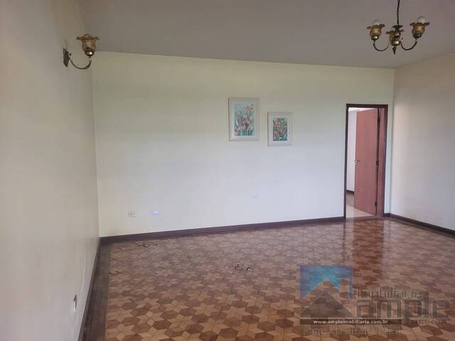 #4196 - Casa para Venda em Arapongas - PR - 2