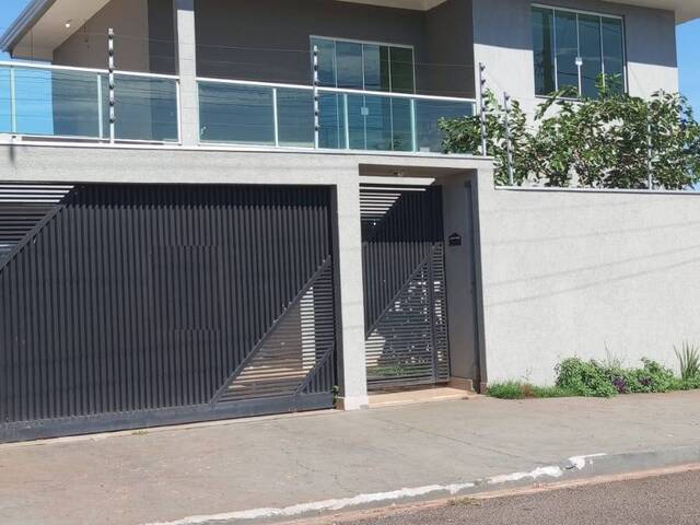 #4208 - Casa para Venda em Arapongas - PR - 1