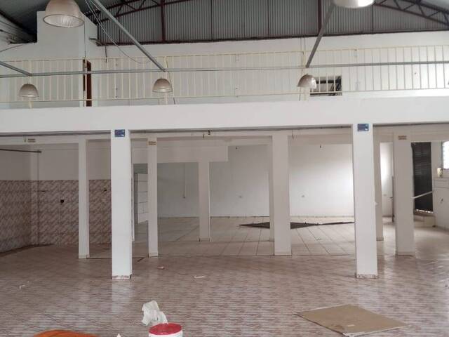 #4156 - Barracão para Locação em Arapongas - PR