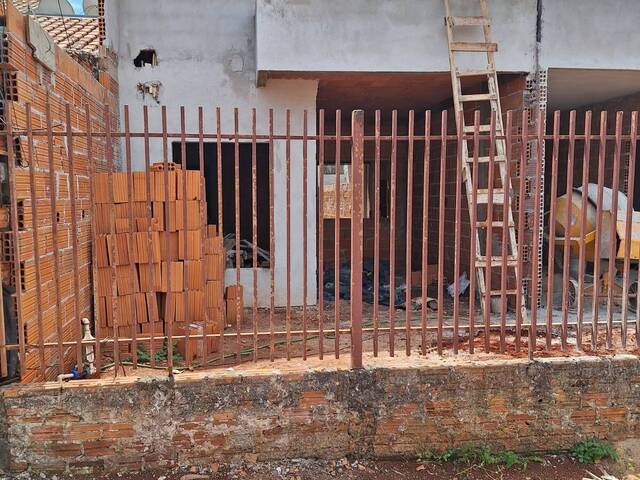 #4212 - Casa para Venda em Arapongas - PR - 1