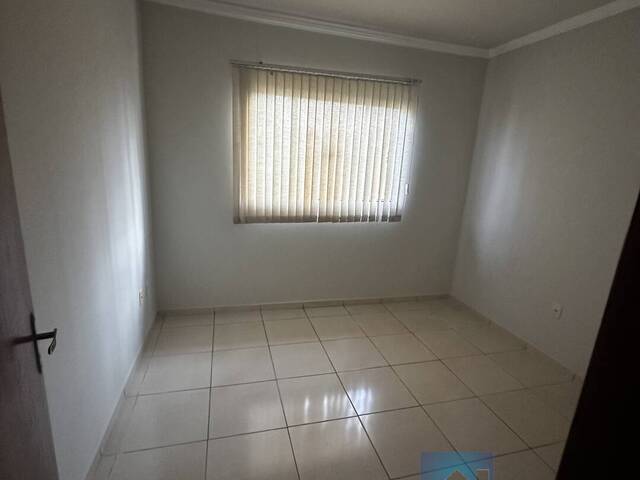 #4333 - Casa para Locação em Arapongas - PR