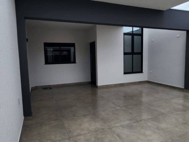 #4347 - Casa para Venda em Arapongas - PR - 2