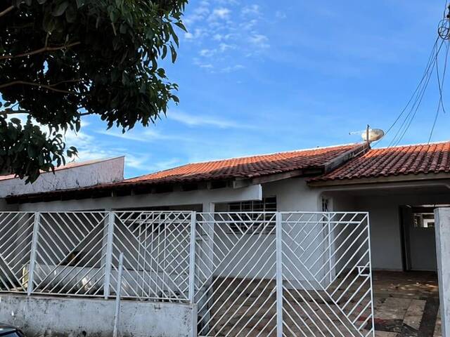 #4373 - Casa para Venda em Arapongas - PR - 1