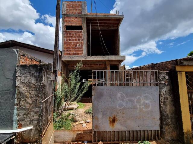 #4379 - Casa para Venda em Arapongas - PR - 1